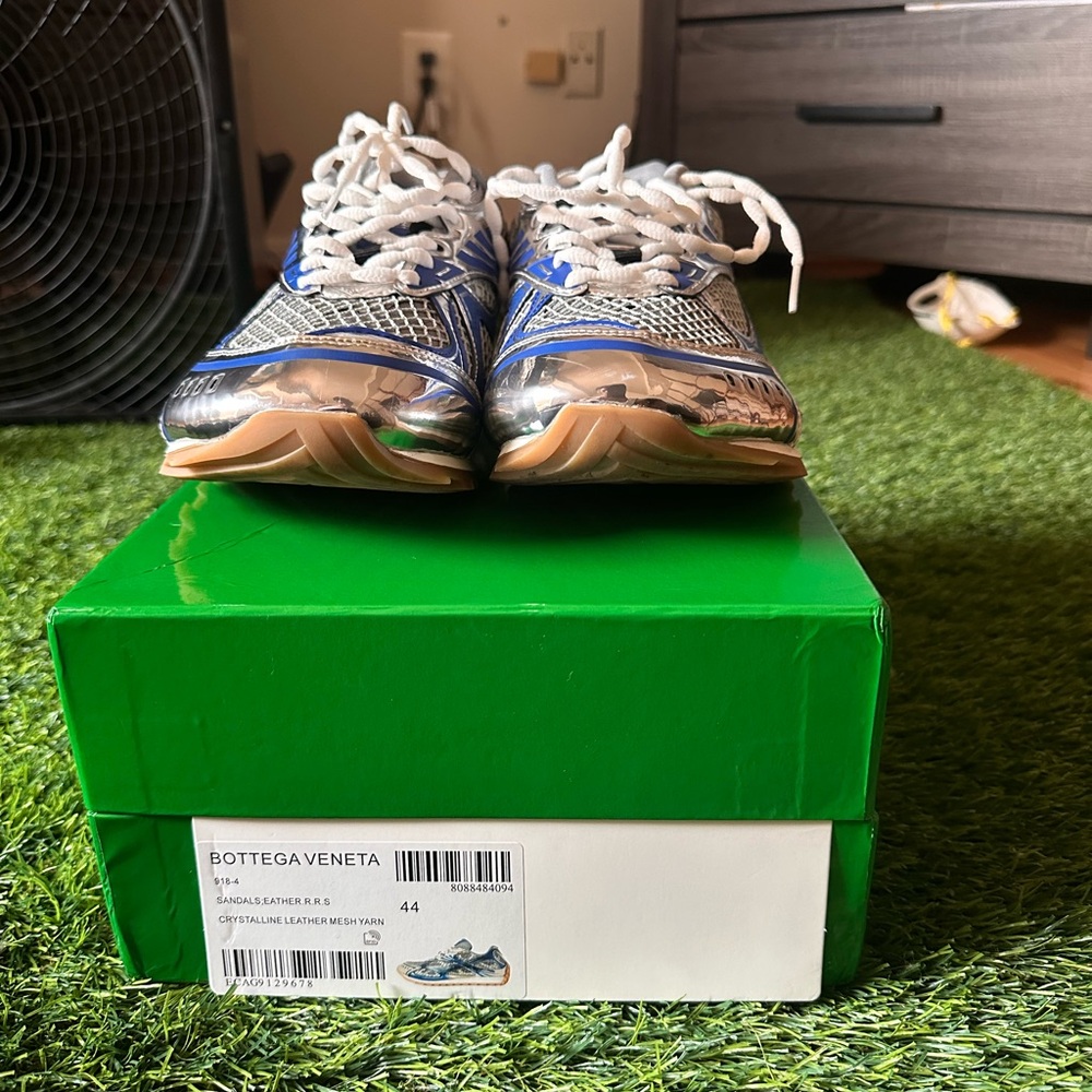 Bottega Veneta Men’s Metallic Blue Sneakers